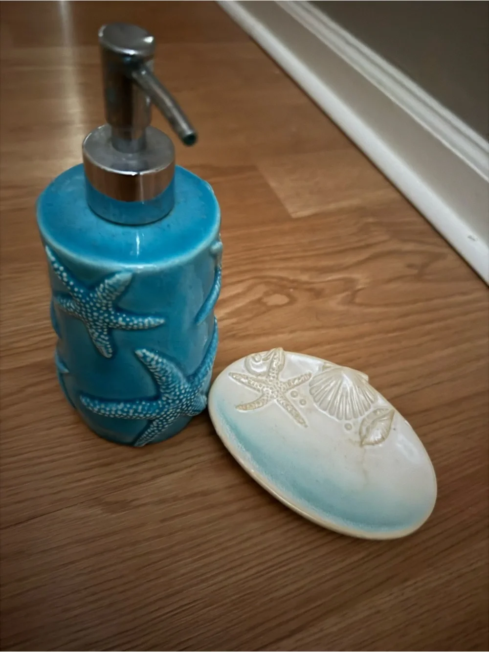 Beach-Inspired Ceramic Soap Dispenser & Dish Set - Starfish Design